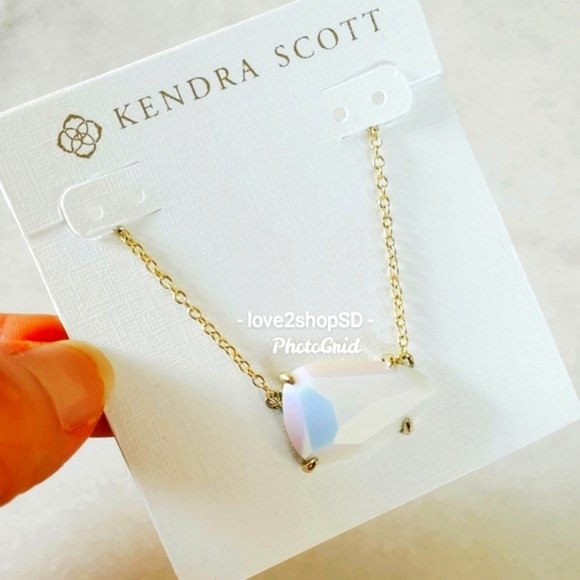 Kendra Scott Iridescent White Isla necklace - Picture 3 of 5
